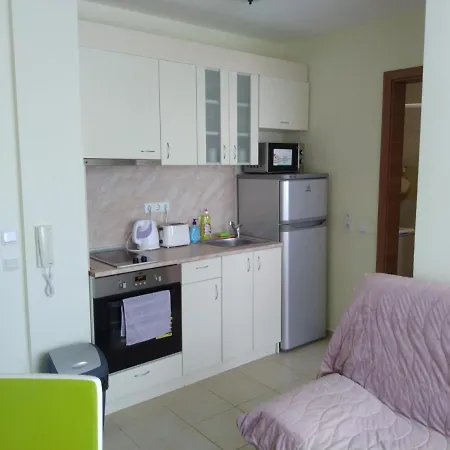 Апартамент Flora 2bdr Apt Orchid Noks, Sunny